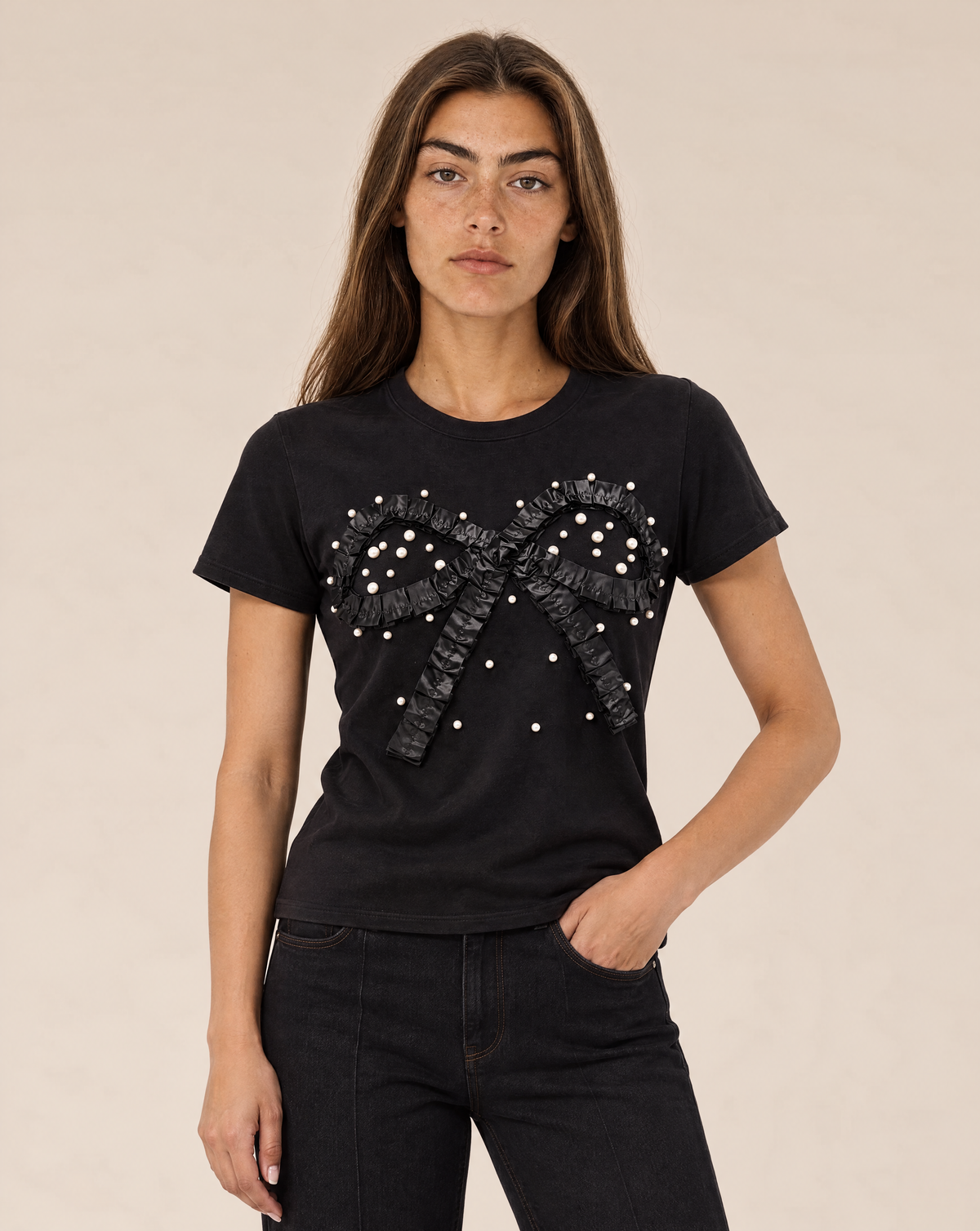 Stretch T-shirt decorated with a bow and pearls
